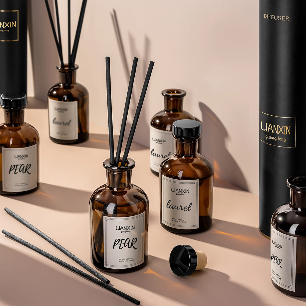 empty diffuser bottles with reeds